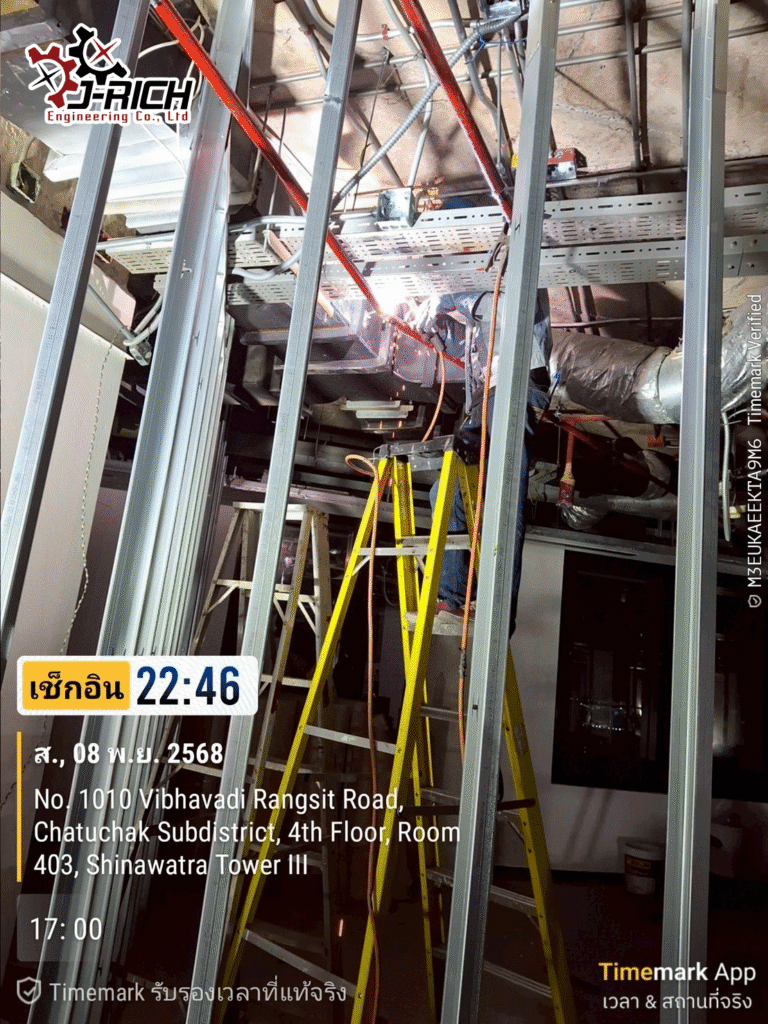 งานย้ายหัว สปริงเกอร์ และ ท่อลมแอร์ อาคารชินวัตร 3 ชั้น 13
